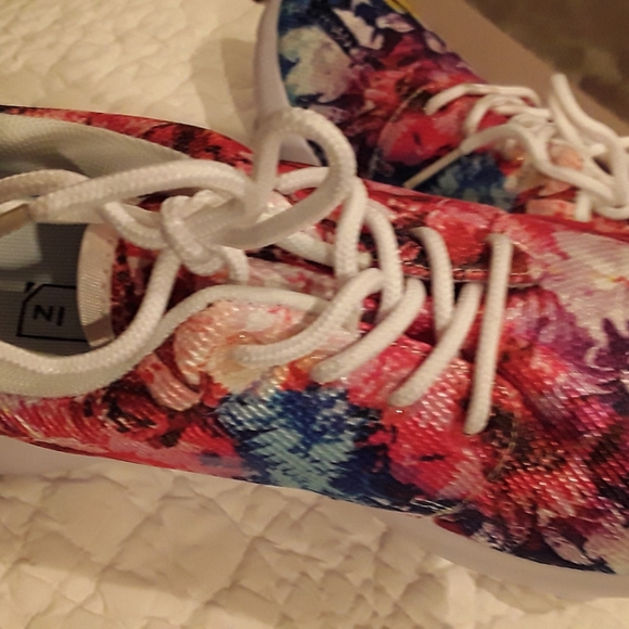 Three In Brand Tennis Shoe - Picture 2 of 5